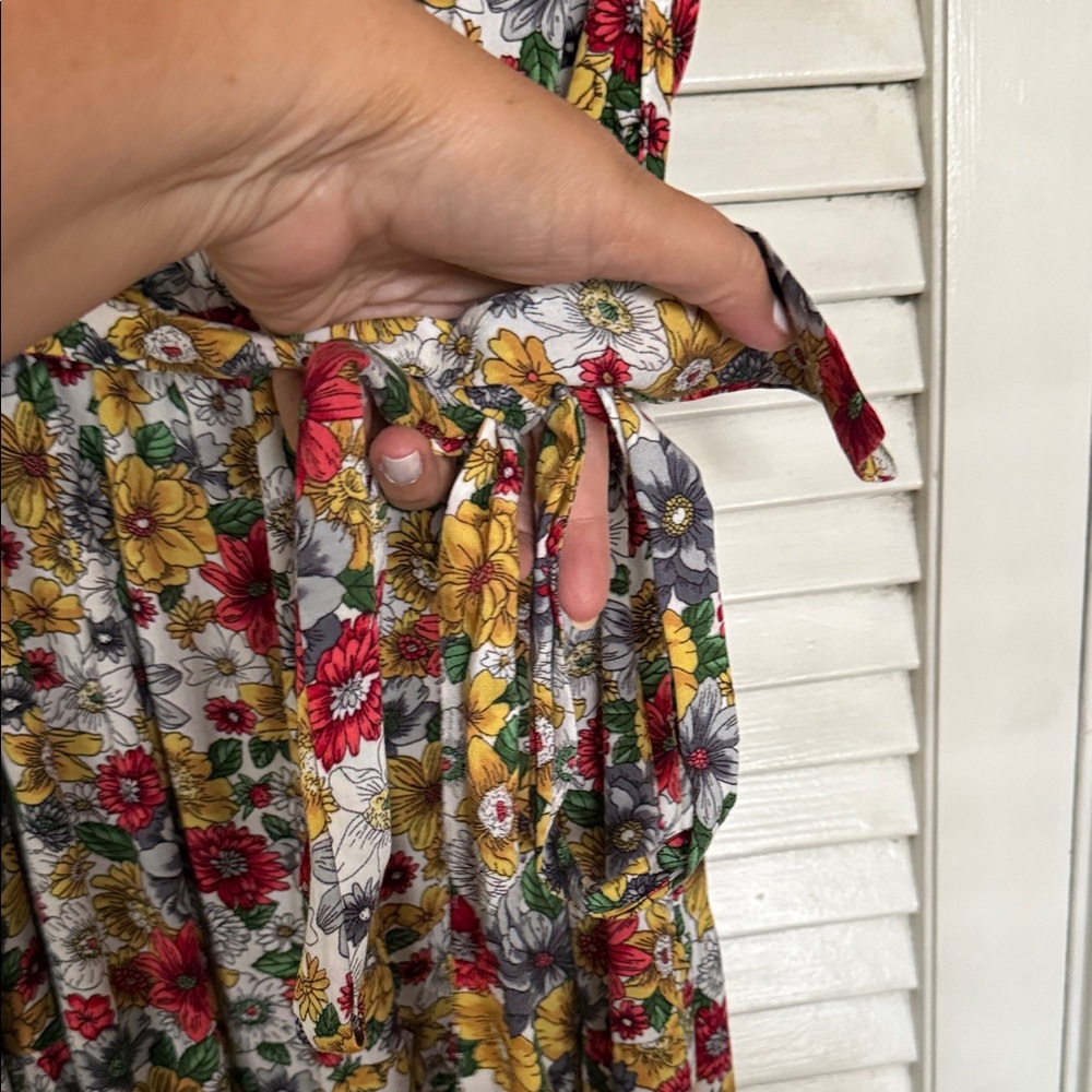 Vibrant Floral Dress - Picture 5 of 6